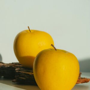 royal delicious apples (red)